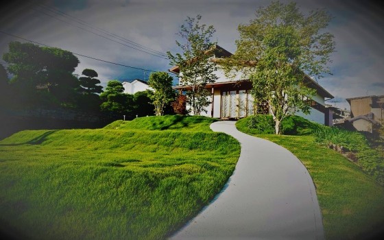 熊本県山鹿市　リラクゼーション新築店舗物件　天然芝の庭